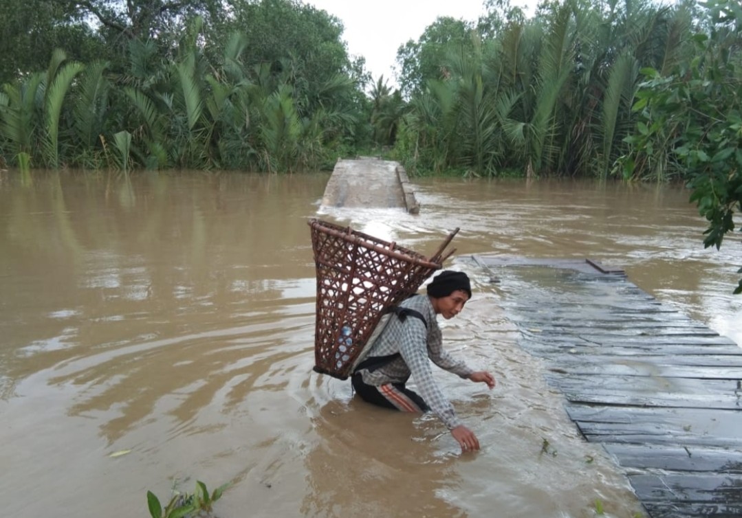 Jembatan Sungai Pinggan Kecamatan Batang Tuaka