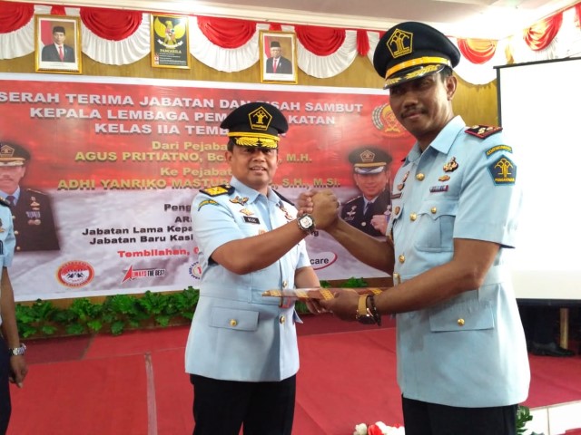 Xotinlar erini chilangar bilan aldashadi