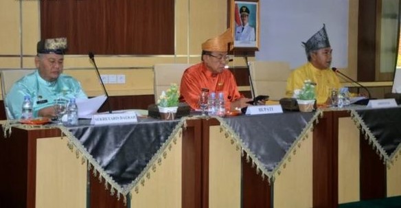 Bupati Inhil H.M Wardan Pimpin Rapat Evaluasi Pembangunan Kabupaten Indragiri Hilir Periode April 2023