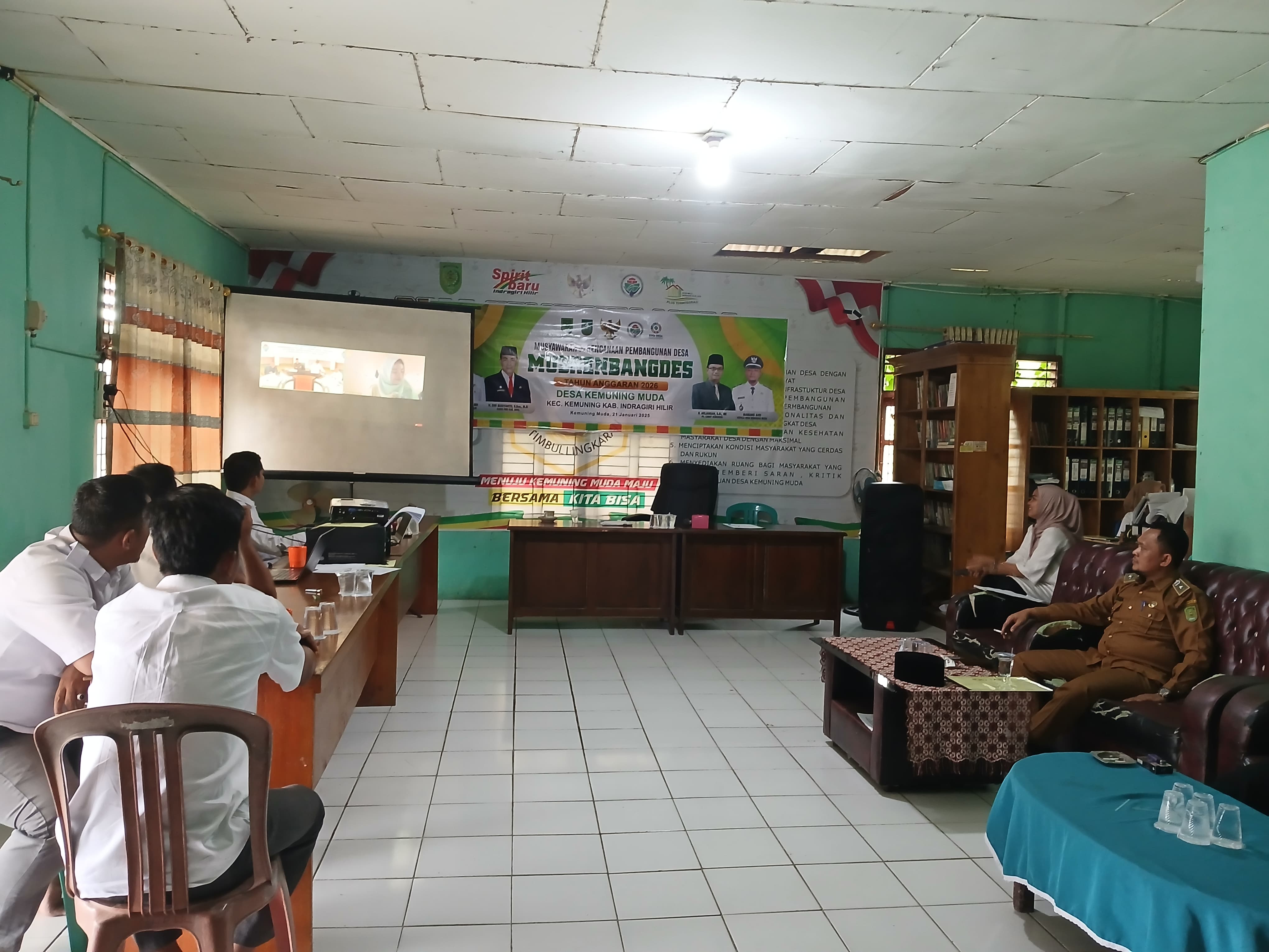 Pemdes se Kecamatan Kemuning Ikuti Sosialisasi Penggunaan Dana Desa 2025