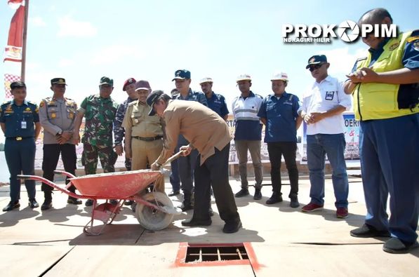 Bupati HM Wardan Resmikan Pembangunan Fasilitas Pelabuhan Kuala Gaung