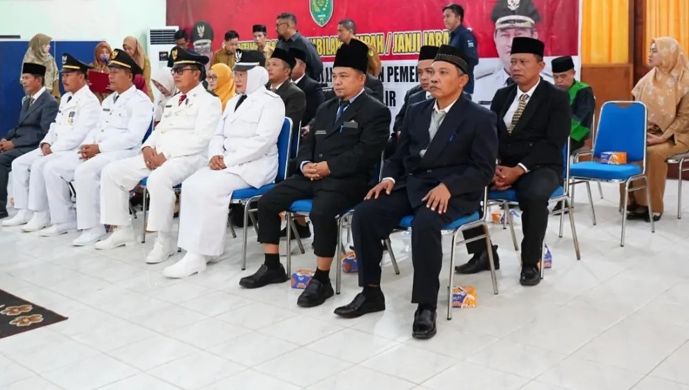 Diakhir Masa Jabatan, Wabup H.Syamsuddin Uti Lantik 3 Camat, 1 Lurah dan 16 Orang Pejabat Administrator dan pengawas dilingkungan Pemkab Inhil