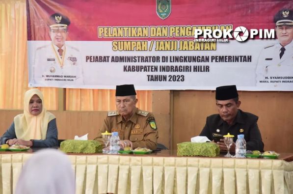 Wabup H.Syamsuddin Uti Melantik 15 orang Pejabat Eselon III dan VI dilingkungan Pemkab inhil