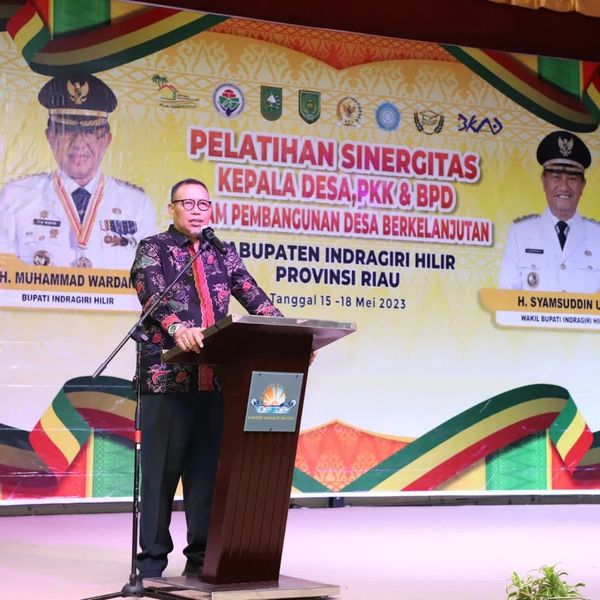 Bupati Inhil Membuka Pelatihan Sinergitas Kepala Desa, PKK & BPD Dalam Pembangunan Desa Berkelanjutan