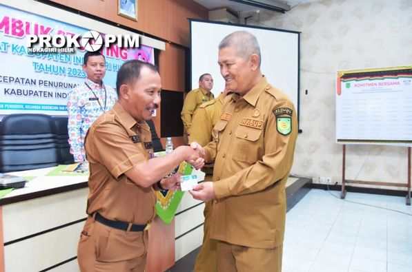 Ketua TPPS Inhil H.Syamsuddin Uti Tanda Tangani Komitmen Bersama Dalam Rangka Percepatan Penurunan Stunting