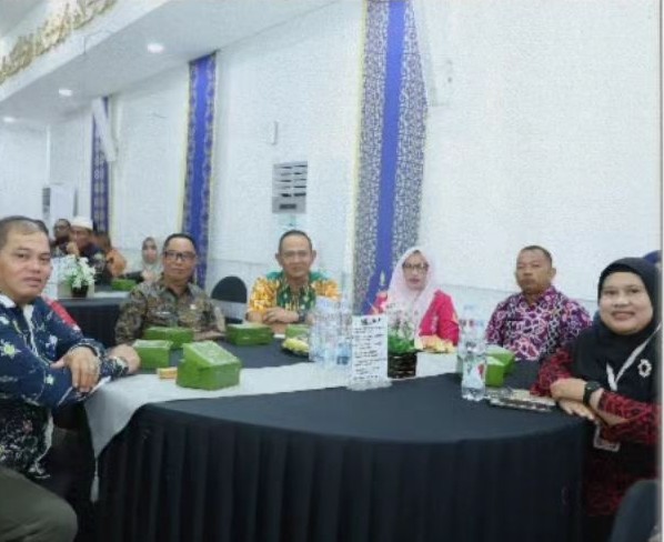 Hadiri Optimalisasi dan  Apresiasi Pelaksanaan PKS Tripartid , Bupati Inhil Terima 2 Penghargaan Apresiasi