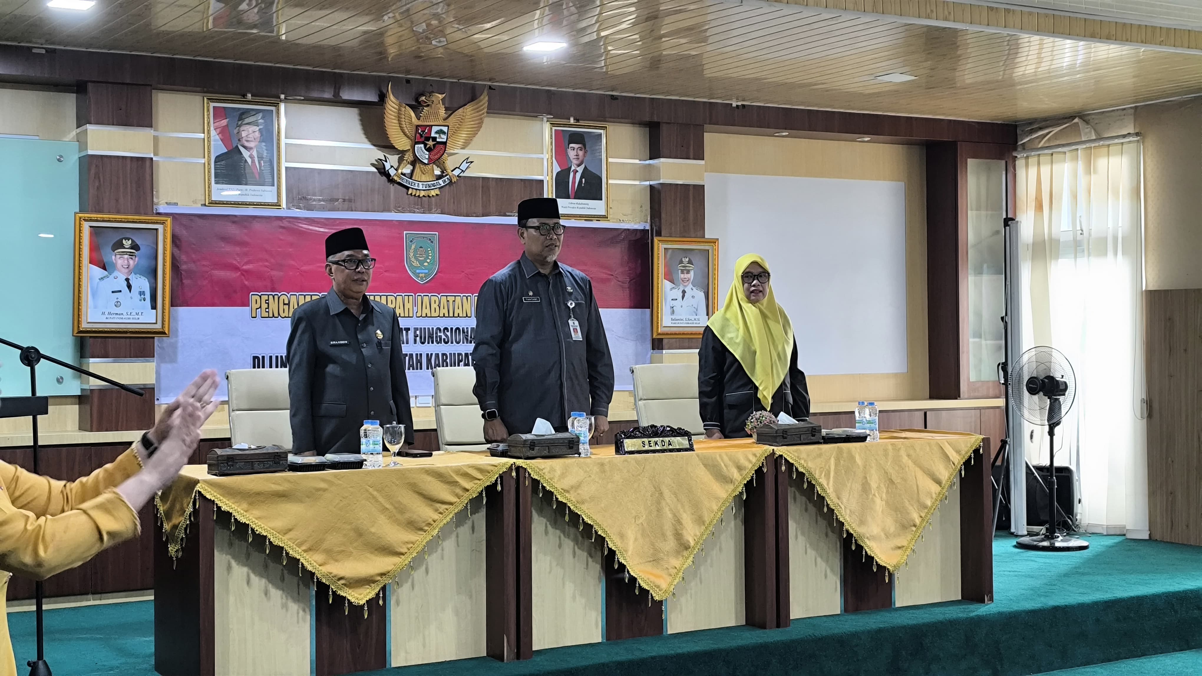 Bupati Inhil Hadiri Pelantikan Pejabat Fungsional, Mari  Tingkatkan Kinerja Bersama