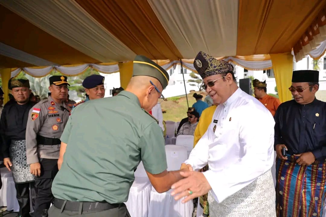 Wakil Bupati Karimun H. Anwar Hasyim M.Si Memimpin Upacara HUT KEPRI Ke 21